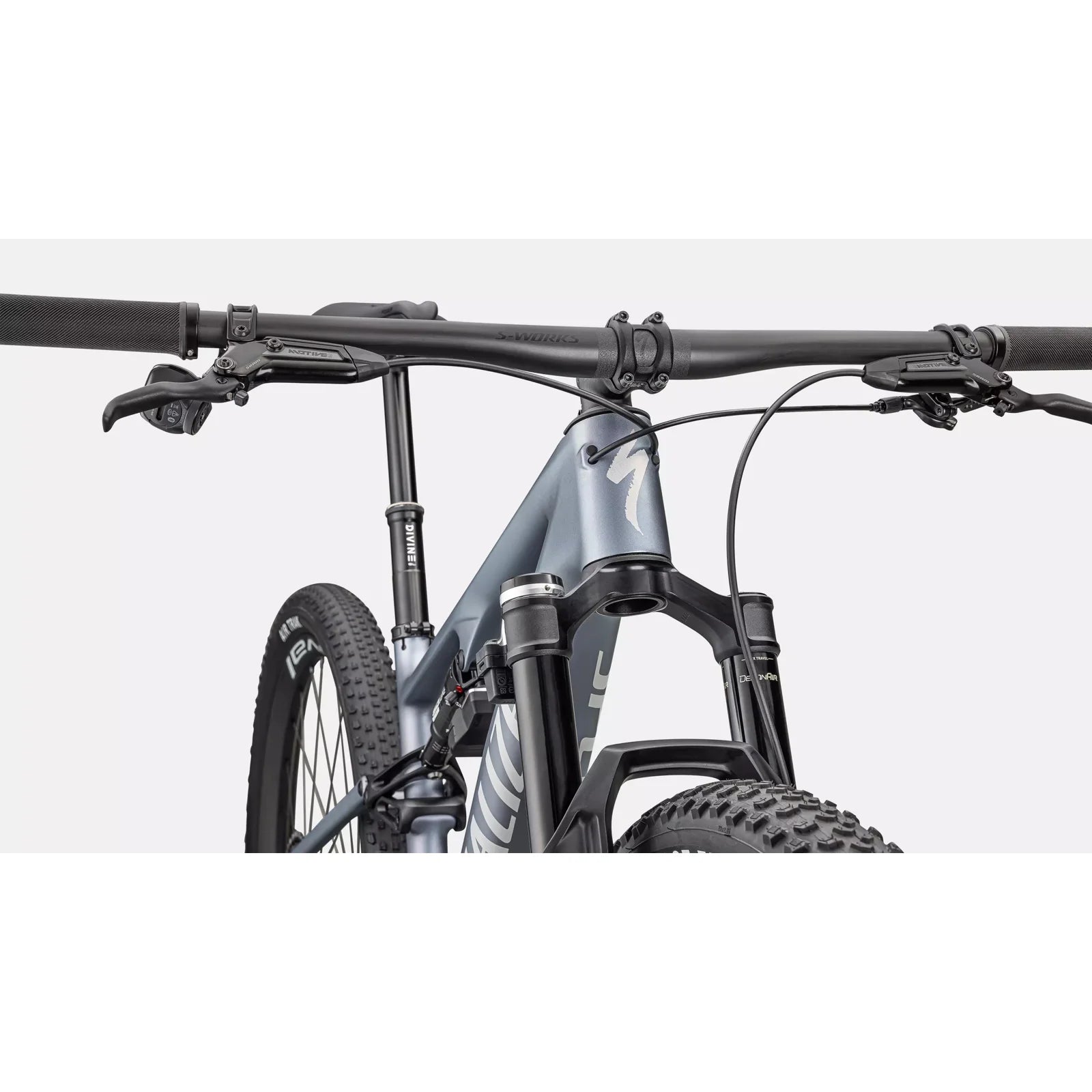 Epic 8 Pro  - SRAM X0 AXS, RockShox Ultimate Flight Attendant