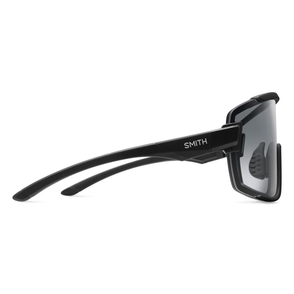 SMITH WILDCAT - FRAME: MATTE BLACK - LENS: ChromaPop Photochromic Clear To Gray