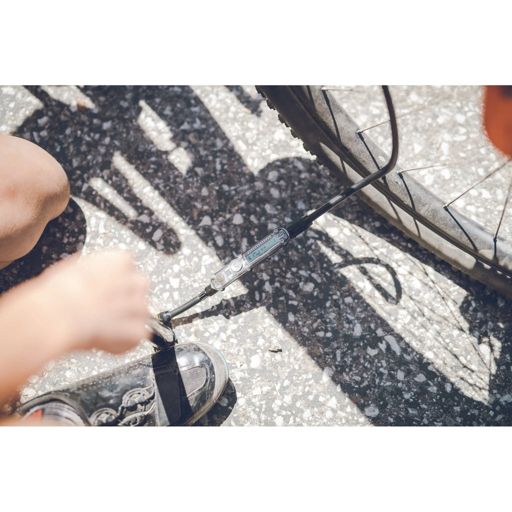 Lezyne Micro Floor Drive Digital HPG fodpumpe AV/FV/DV 11 bar/160 psi